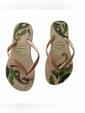 Havaianas Flip Flops Girls Cream and Gold  Beach Sandals Size USA 3/4 EU 35/36